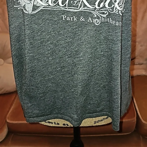 Red Rocks Tank Top - Picture 3 of 8